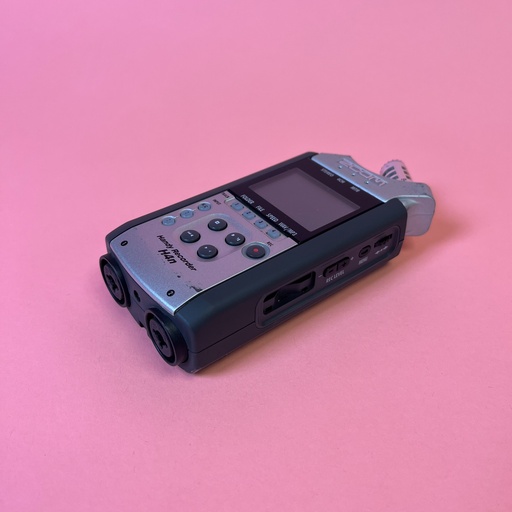 Zoom H4essential